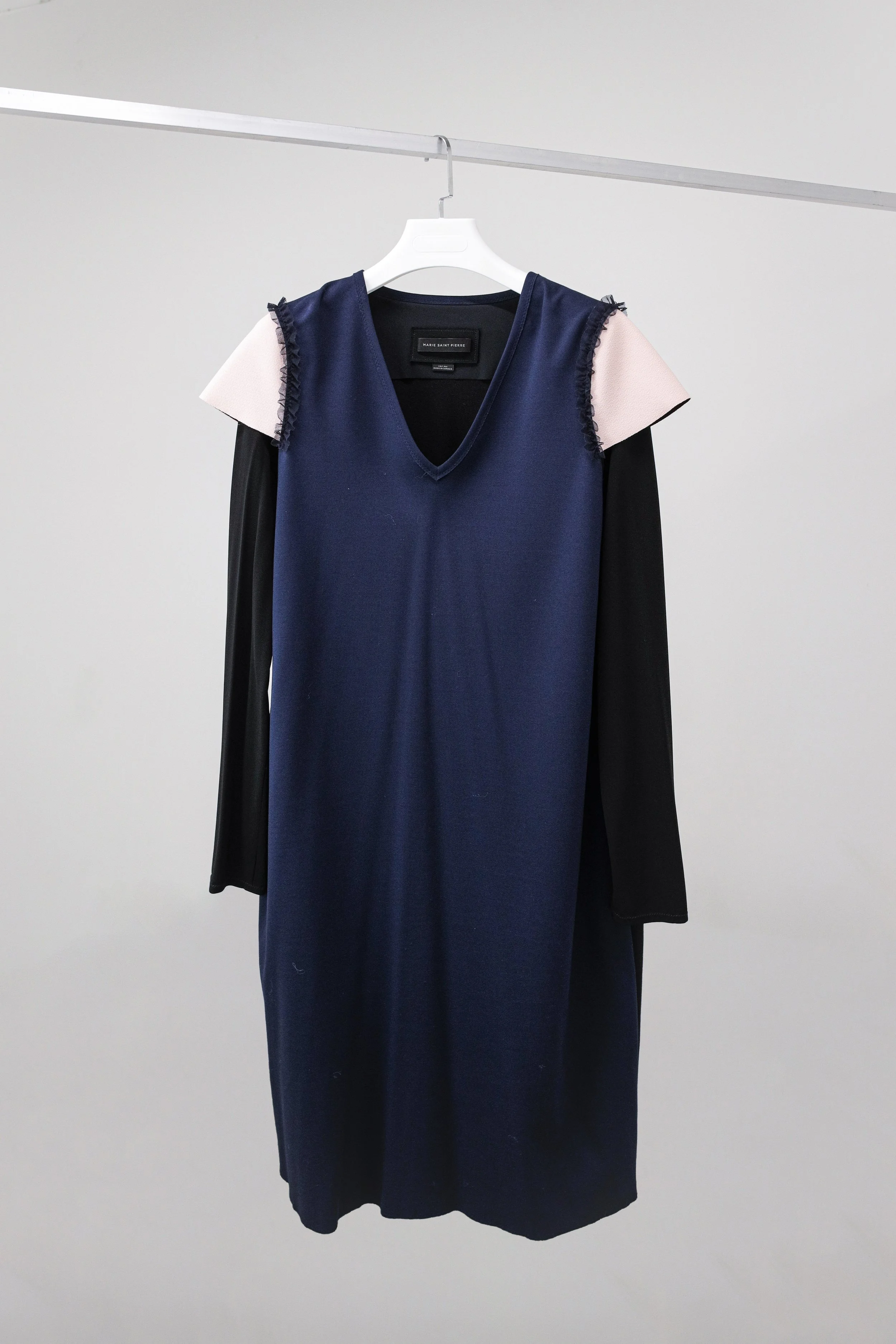 Navy long shop sleeve shift dress